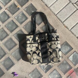 2000s Coach Black and Tan Shoulder Bag